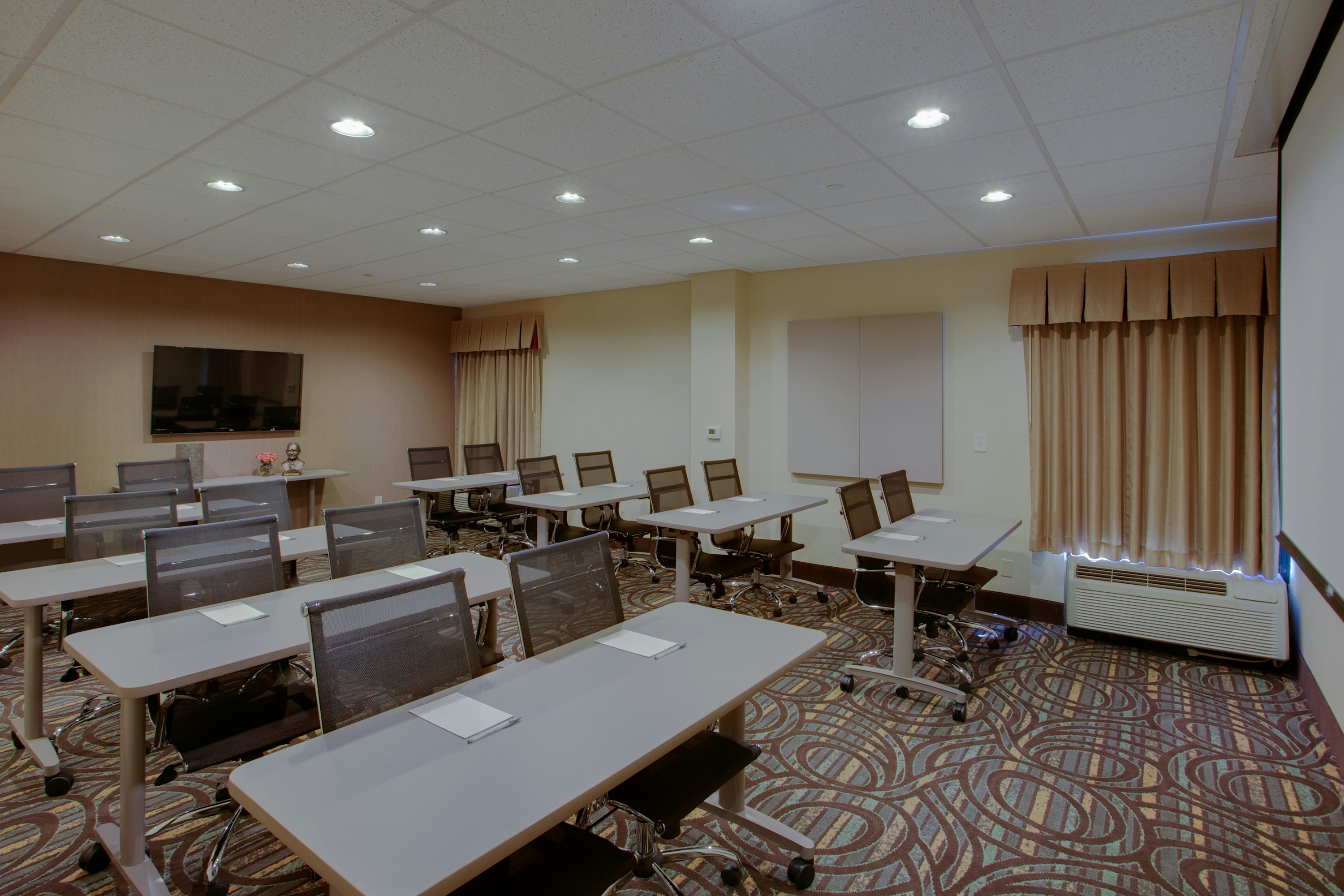Hampton Inn Richmond West 42/46