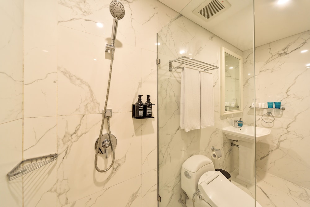 Ashley Hotel Sabang 67/70