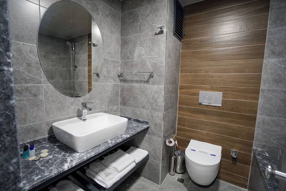 Çelik Thermal & Spa 48/48