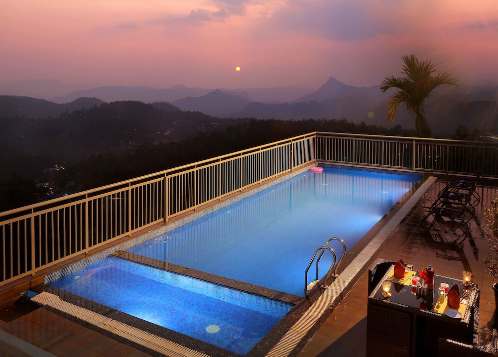 The Munnar Queen 15/33