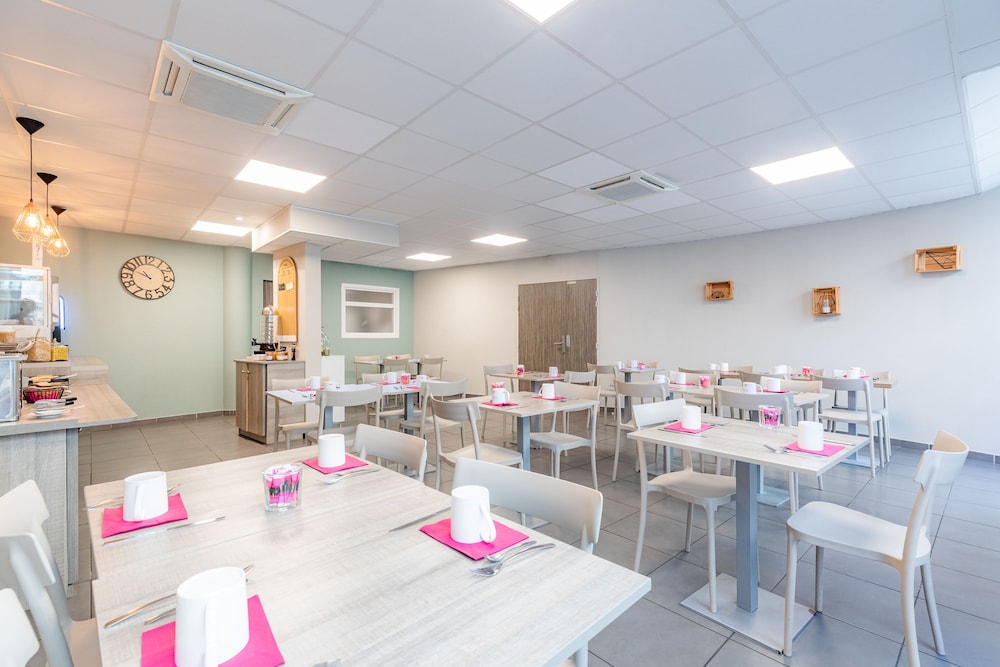 restaurant cafeteria