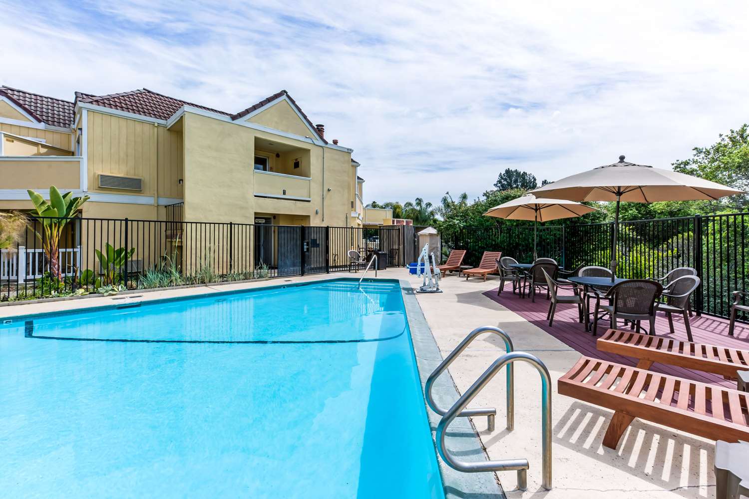 Quality Inn & Suites Capitola By The Sea 2/35