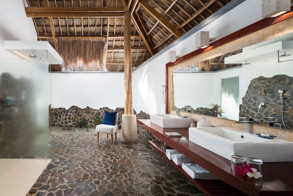 Atmosphere Resorts And Spa 60/70
