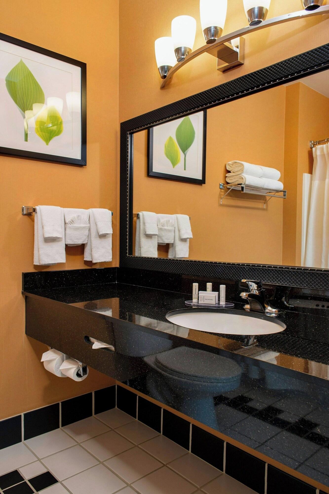 Fairfield Inn And Suites Santa Rosa Sebastopol 28/28