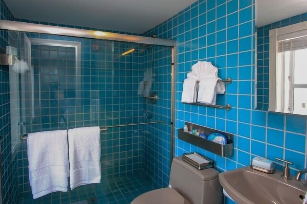 Zey Hotel 39/40
