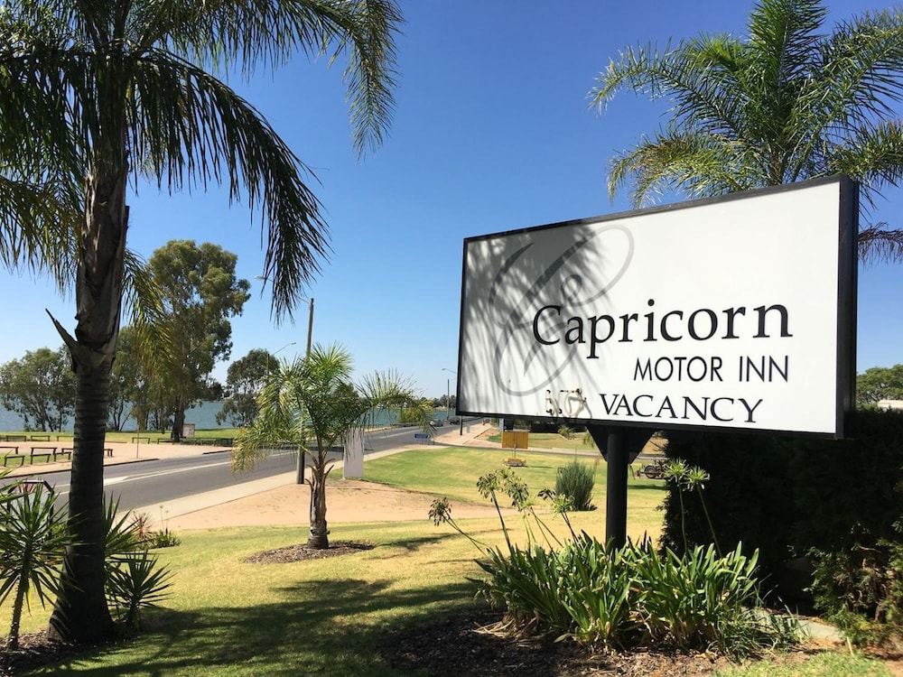 Capricorn Motor Inn 50/55