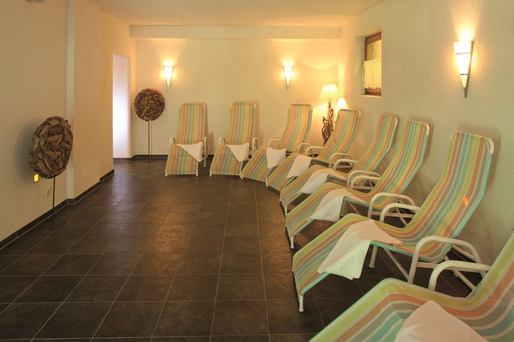 HOTEL WALDHOF 23/50