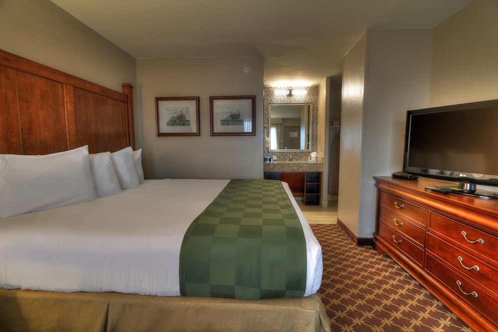 Quality Inn Near The Island Pigeon Forge 34/58