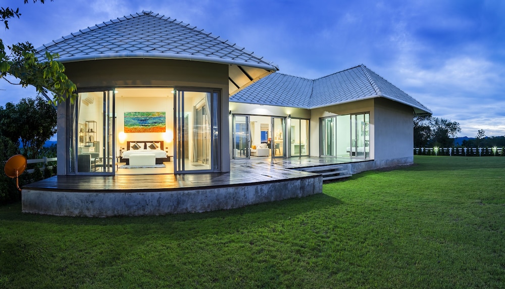 Lucerne Villa Resort 25/34