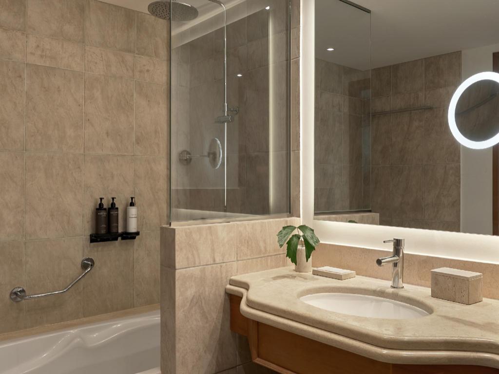 Maisonette, 1 King and 1 Single Beds, Sea View