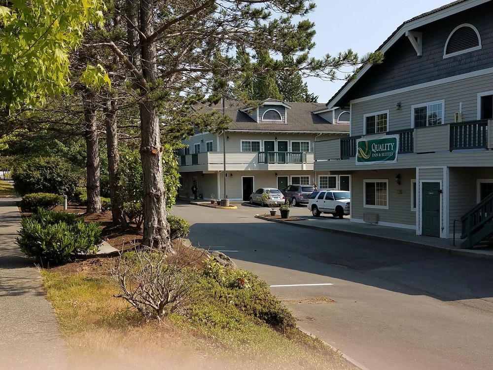 Quality Inn & Suites Bainbridge Island 52/62