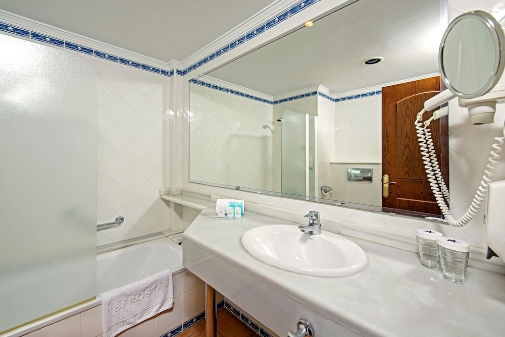 Vell Mari Hotel and Resort 58/62