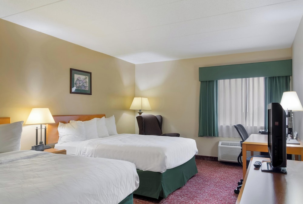 All Seasons Inn & Suites Smithfield Providence 4/36