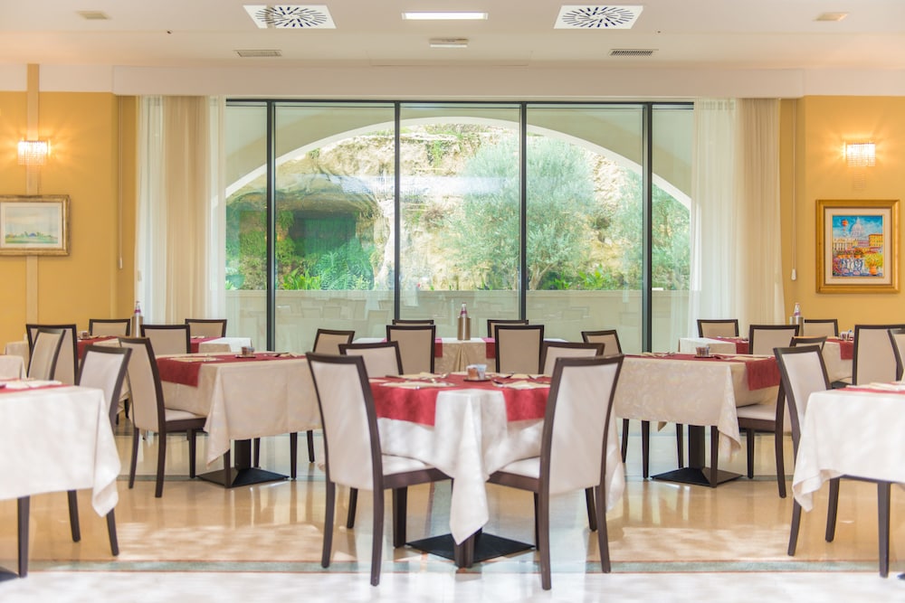 restaurant-cafeteria