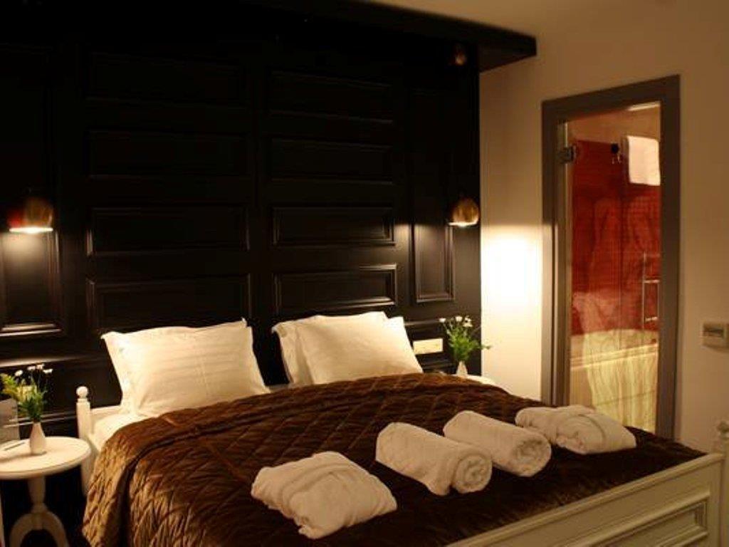 Basement, Apartment
