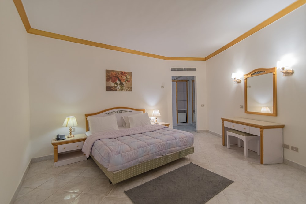 1 BEDROOM, STANDARD, DOUBLE BED