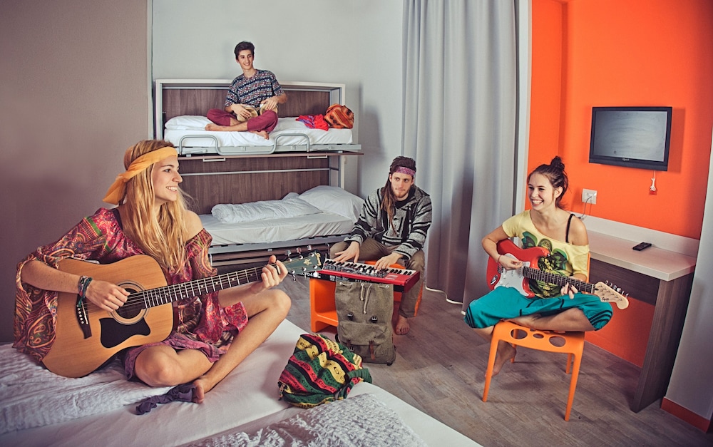 Hotel Nologo 63/72