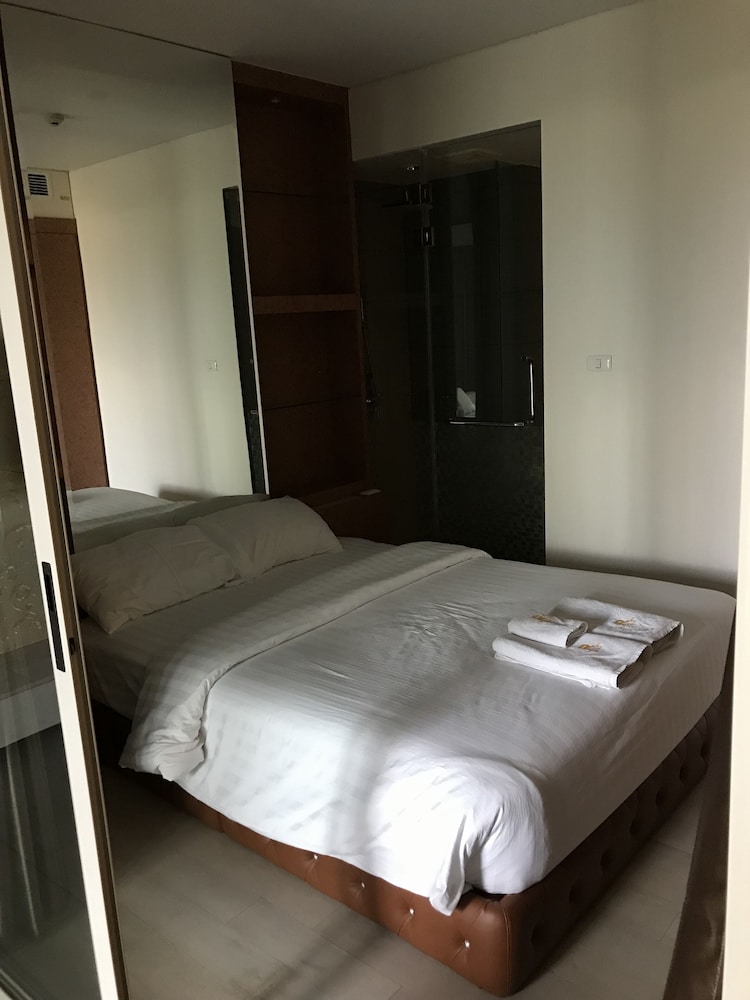 Boonrumpa Condotel 17/64