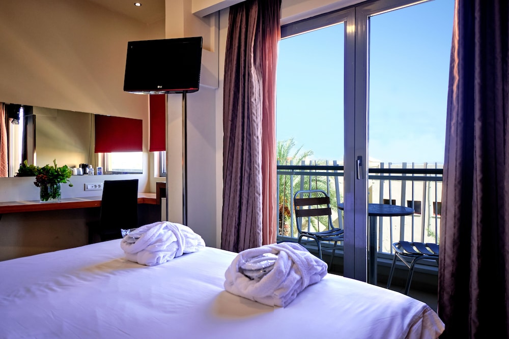 Lato Annex Boutique Rooms 21/36