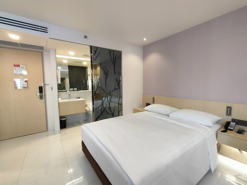 Evergreen Laurel Hotel 36/69