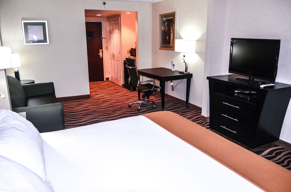 Holiday Inn Express Marietta Atlanta Northwest 15/58