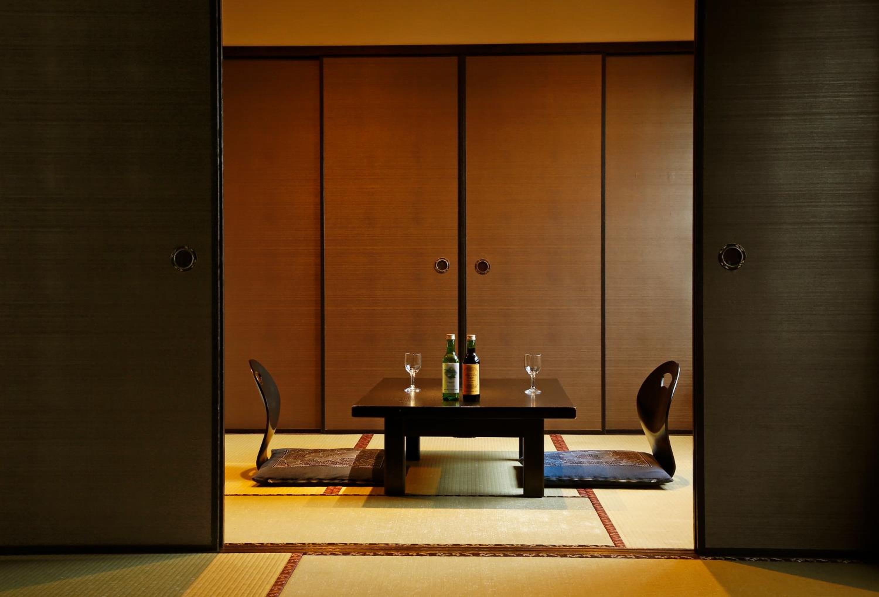 Hotel Shosenkaku Romankan 50/50