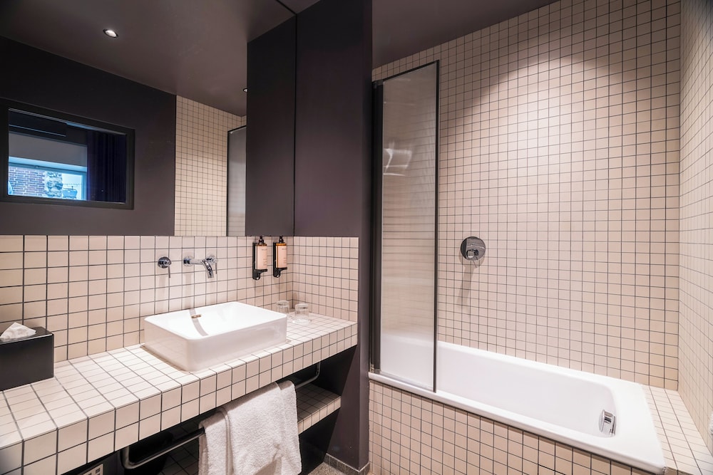 mk2 Hotel Paradiso Nation 46/46