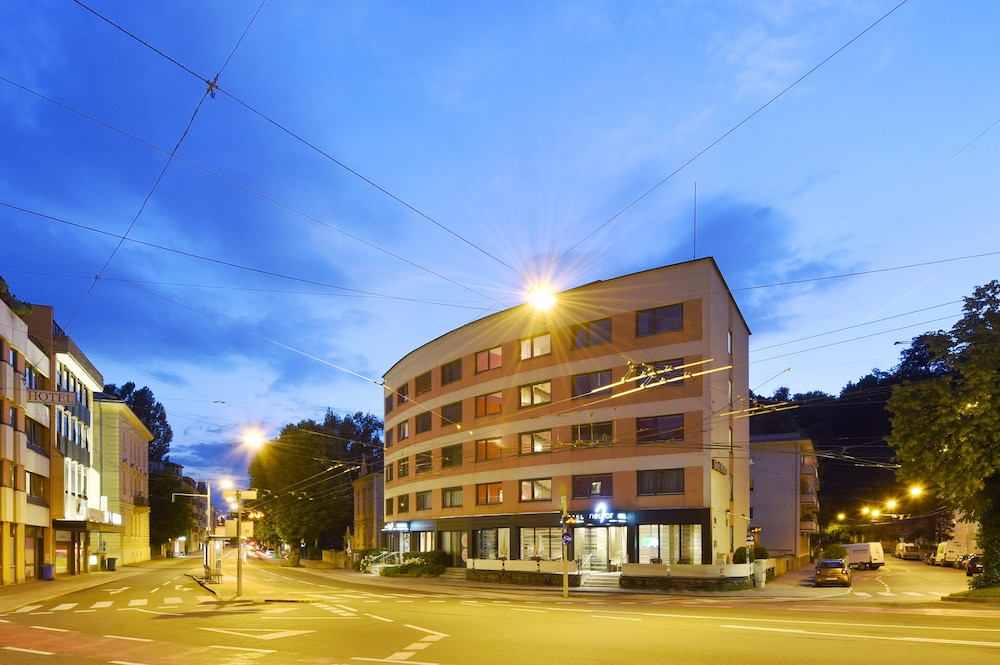 Hotel Neutor Betriebs Gmbh Formerly Am Neutor Hotel Salzburg Zentrum 2/62