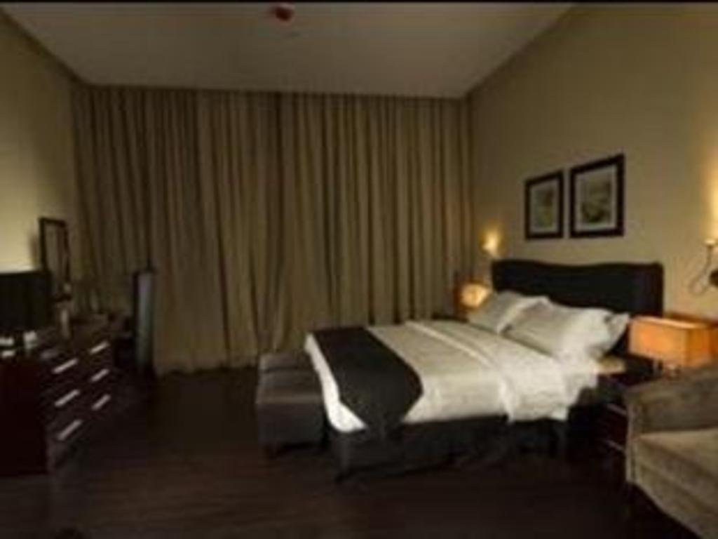 Deluxe, Twin Beds, Old Port View