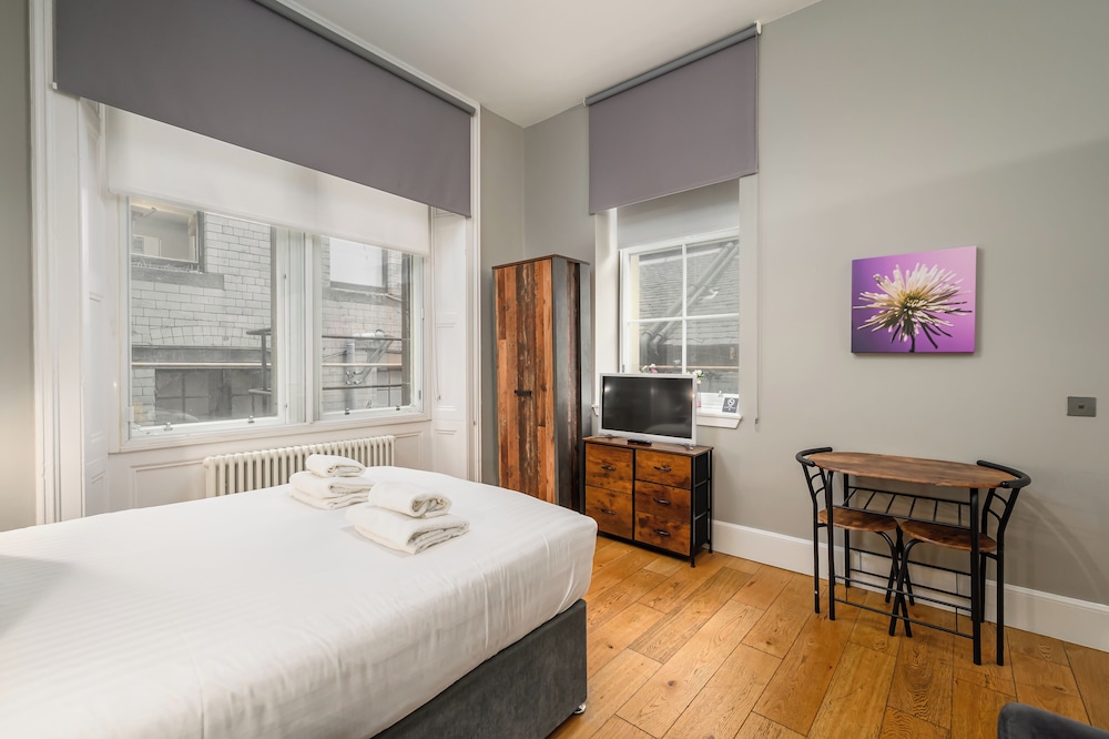 Destiny Scotland - St. Andrew Square Apartments 8/50