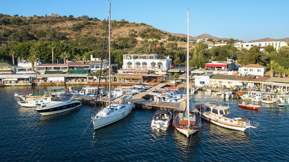 Liman Hotel Gumusluk 42/50