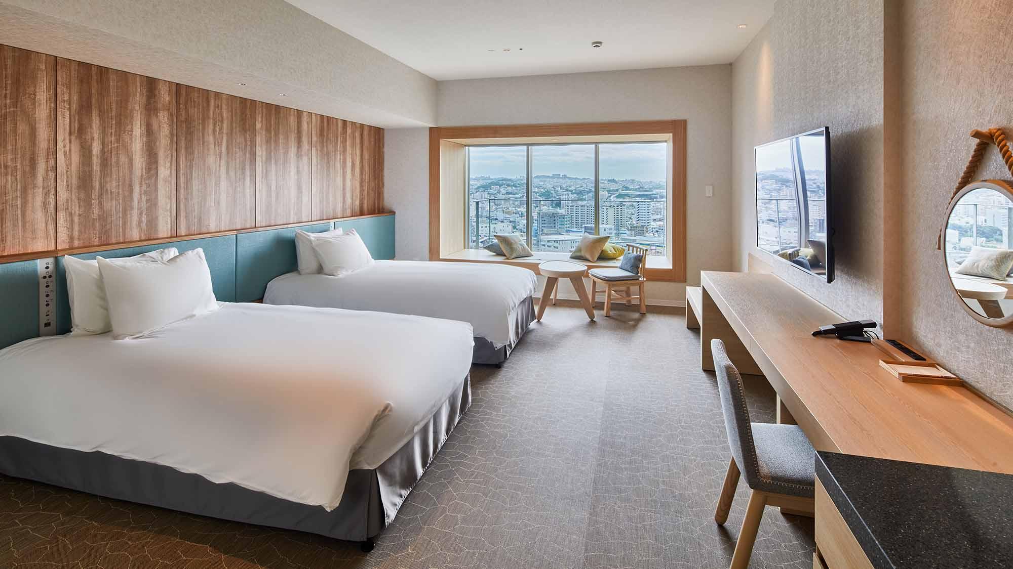 Deluxe, Twin Beds, Night View, Corner