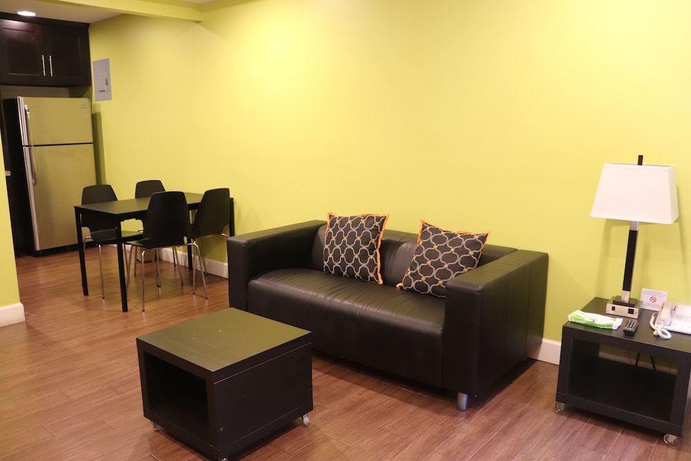 Curtis Inn & Suites 17/31