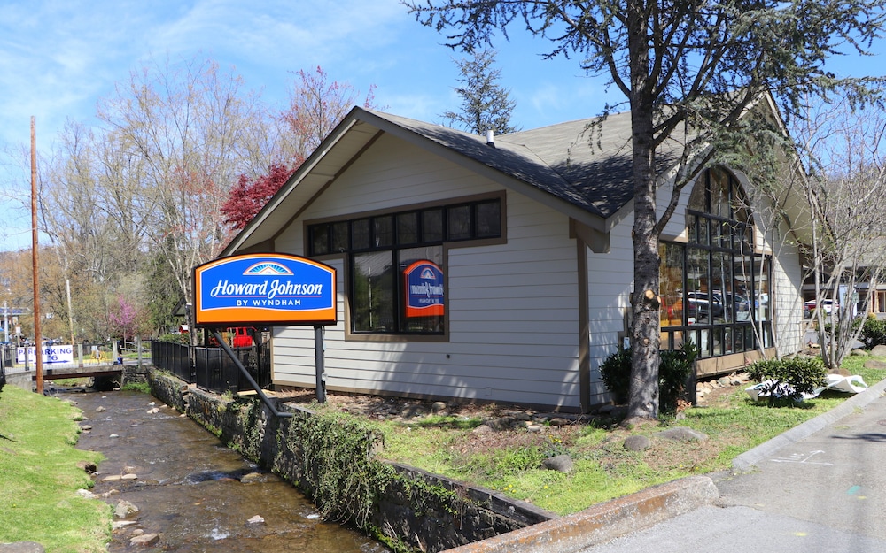 Best Western Johnson's Inn Downtown Gatlinburg 5/62