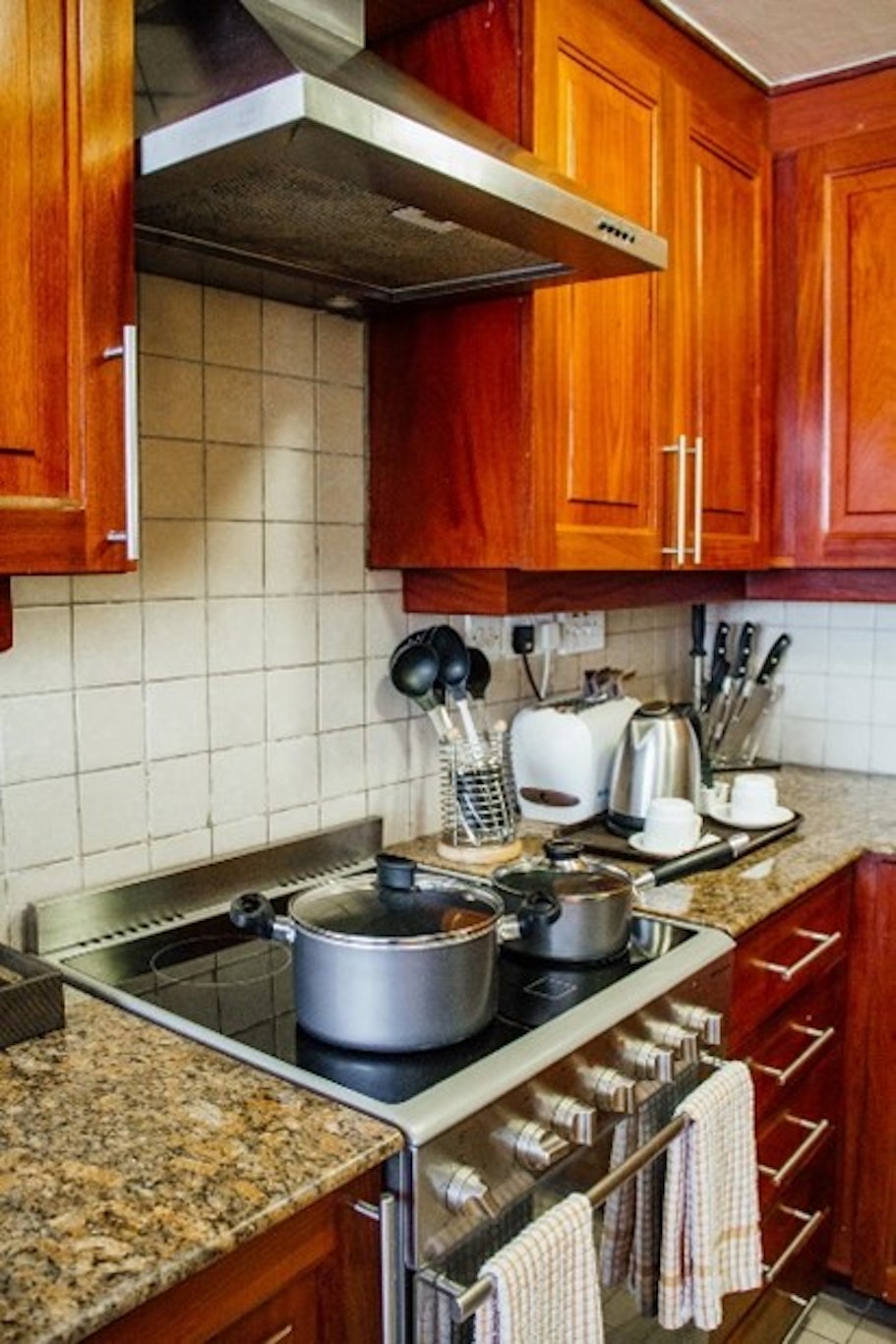 Sea Cliff Court Hotel Luxury Apartments 15/16