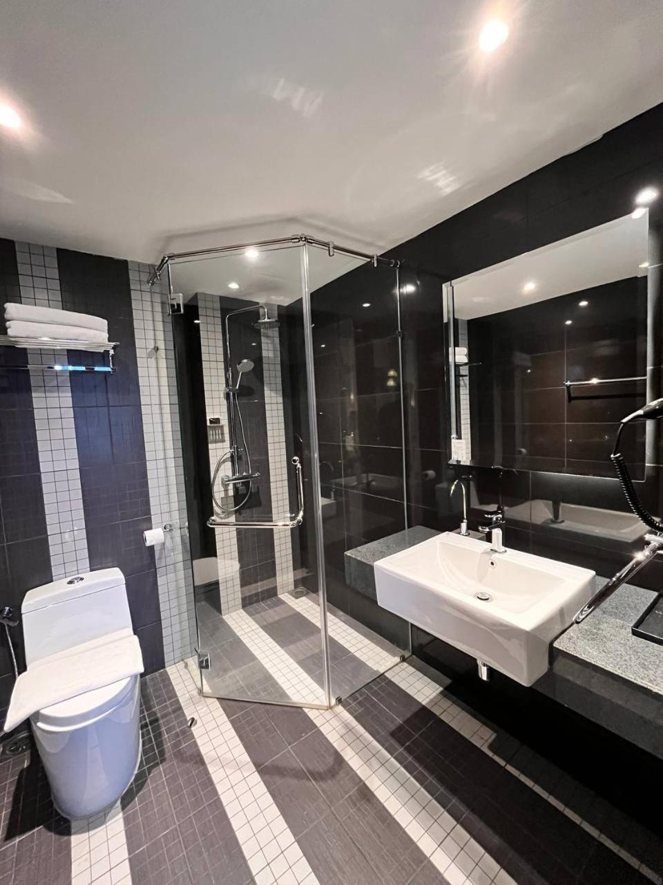 Hotel Damai Kuala Lumpur 43/43
