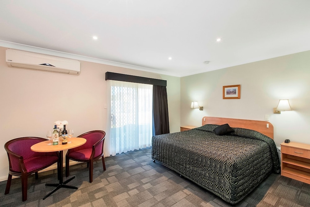Bushmans Motor Inn 13/31