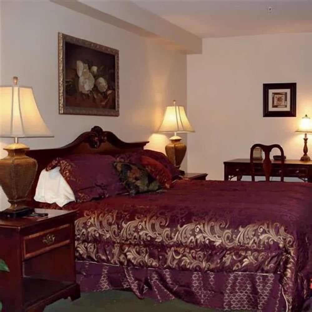 Golden Circle Inn 6/19