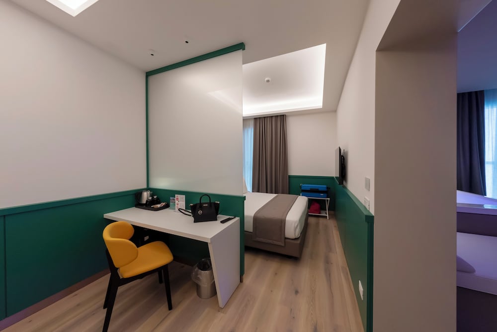 Smart Hotel - Naples Harbour 46/71