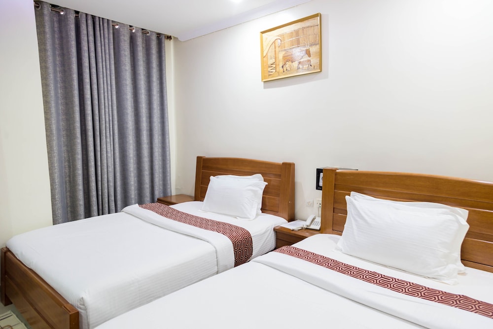 DELUXE, TWIN BEDS