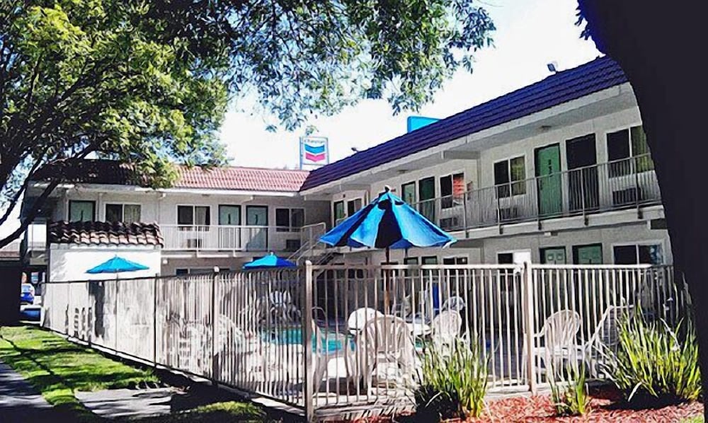 Motel6 Stockton, CA - North in STOCKTON - CA
