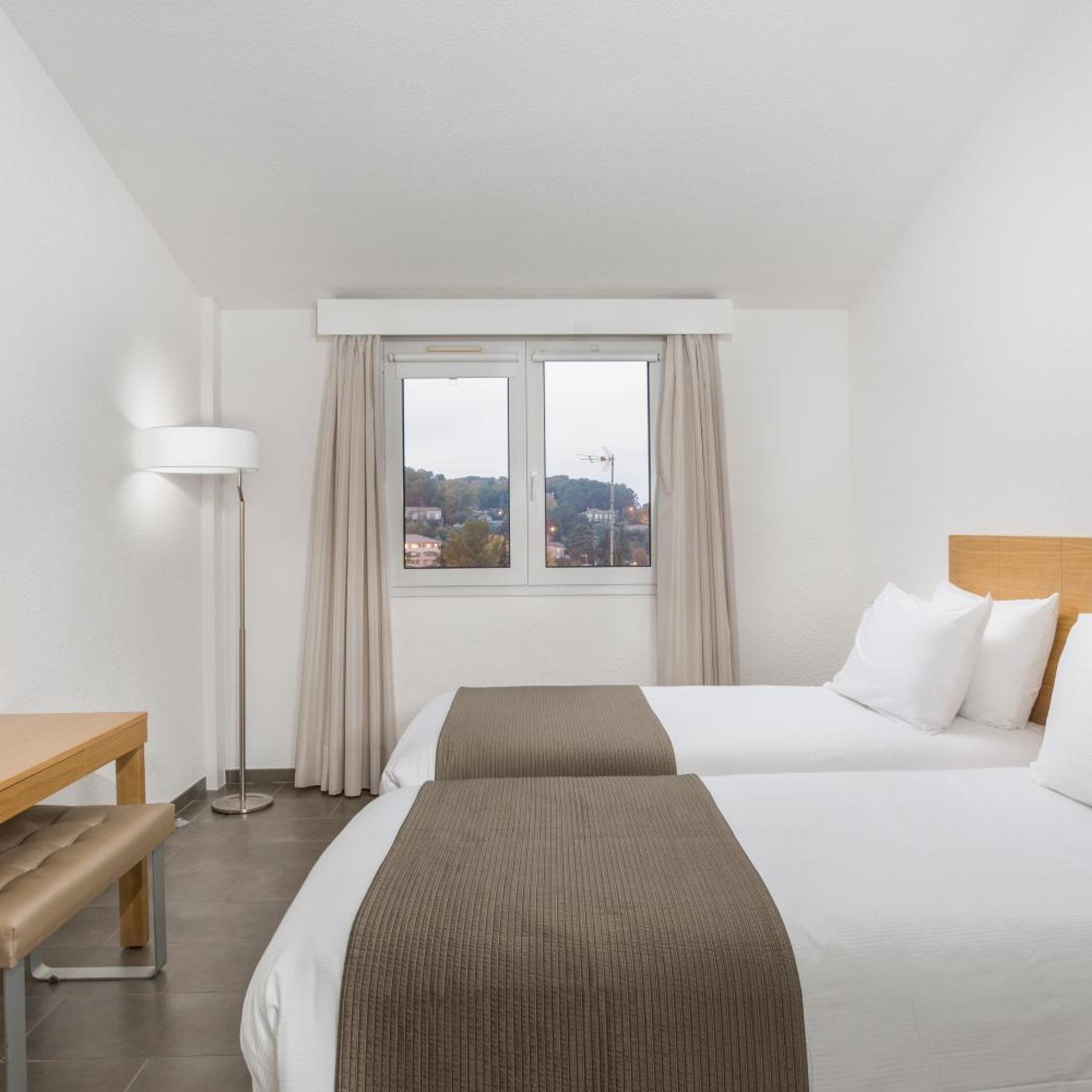 3 Bedrooms, Apartment
