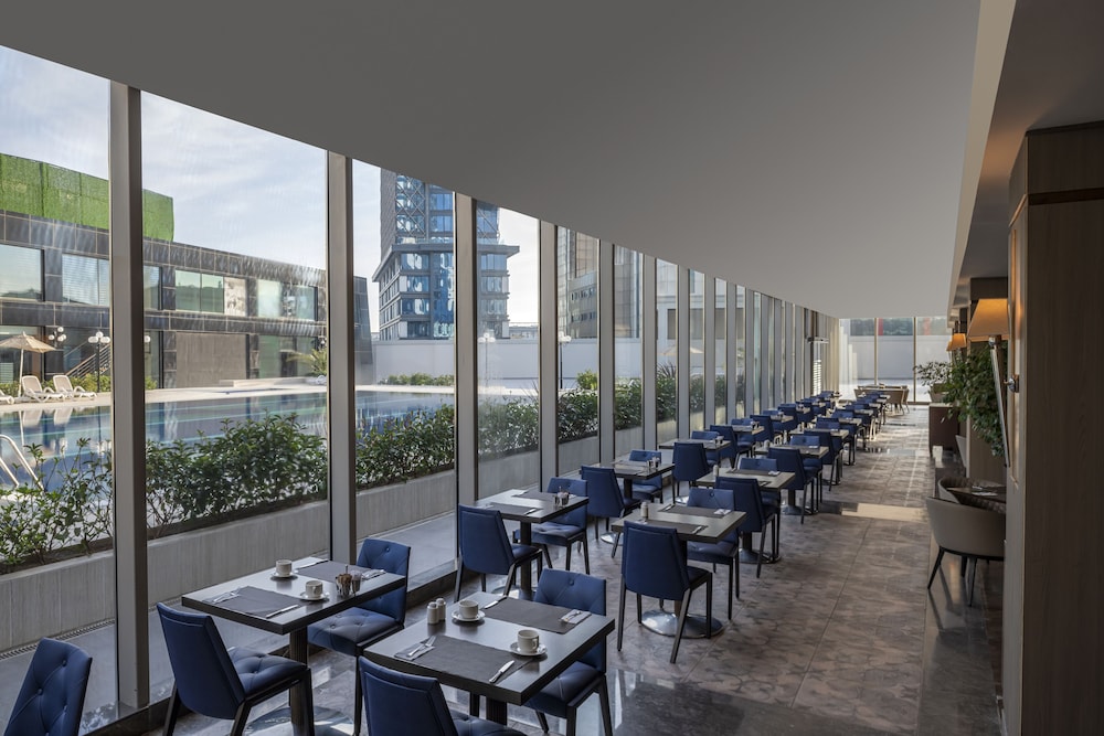 Windsor Hotel & Convention Centre Istanbul 36/48