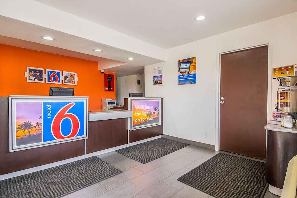 Motel6 Bakersfield, CA - Airport 11/63