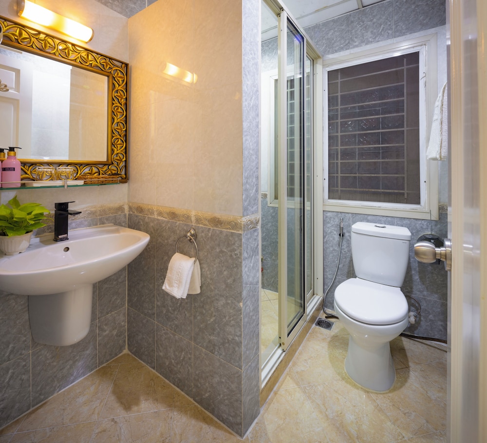 Hoang Thanh Thuy Hotel 1 72/77