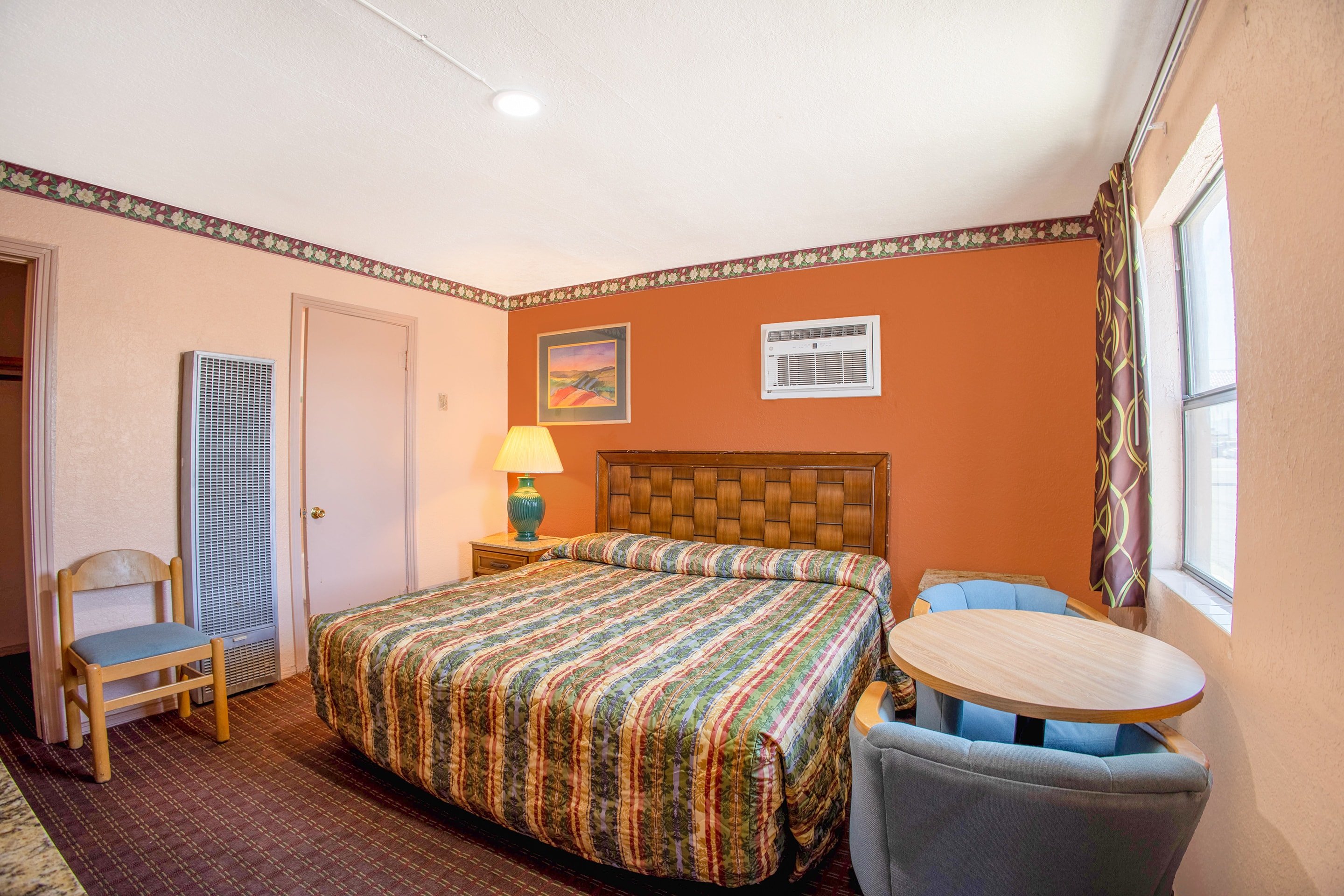 King Bed Non-Smoking, Sands Motel By OYO El Paso near Airport 2/6