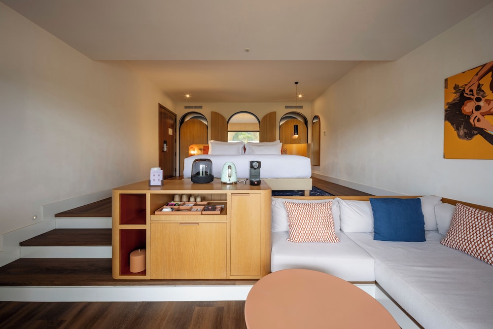 So Studio, King Bed, Terrace