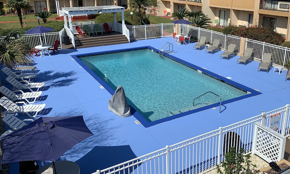 Quality Inn and Suites Pensacola Bayview 23/49