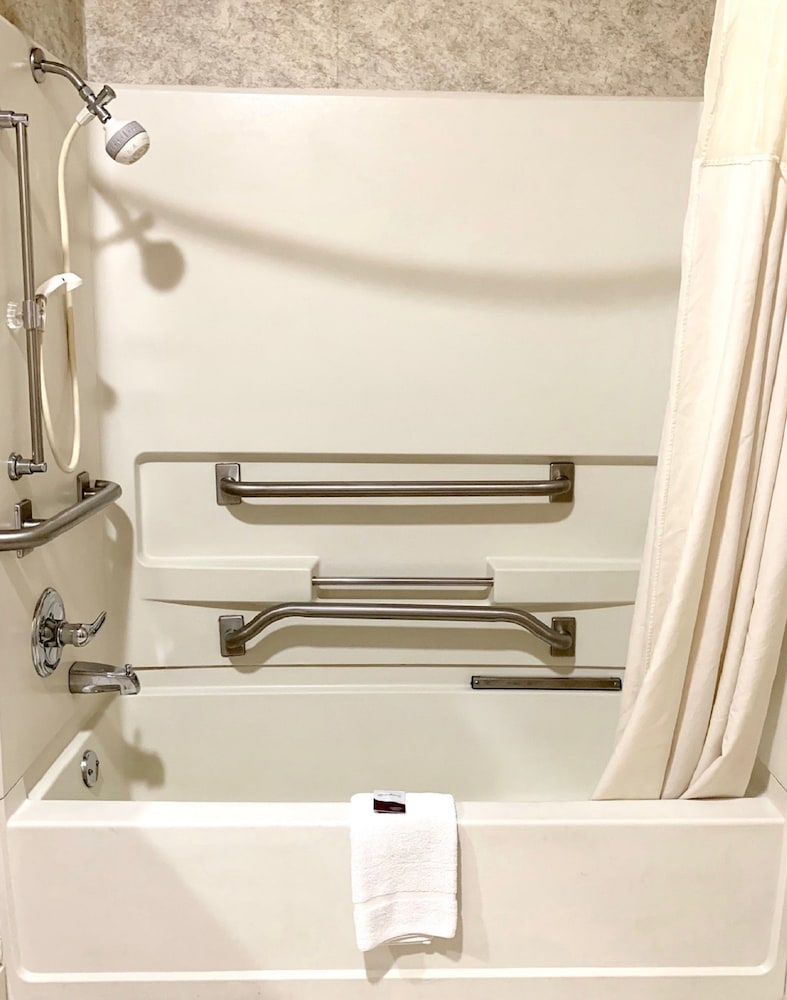 Days Inn by Wyndham North Little Rock/ Maumelle 26/56