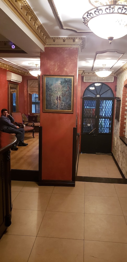 Istanbul Irish Hotel 6/40